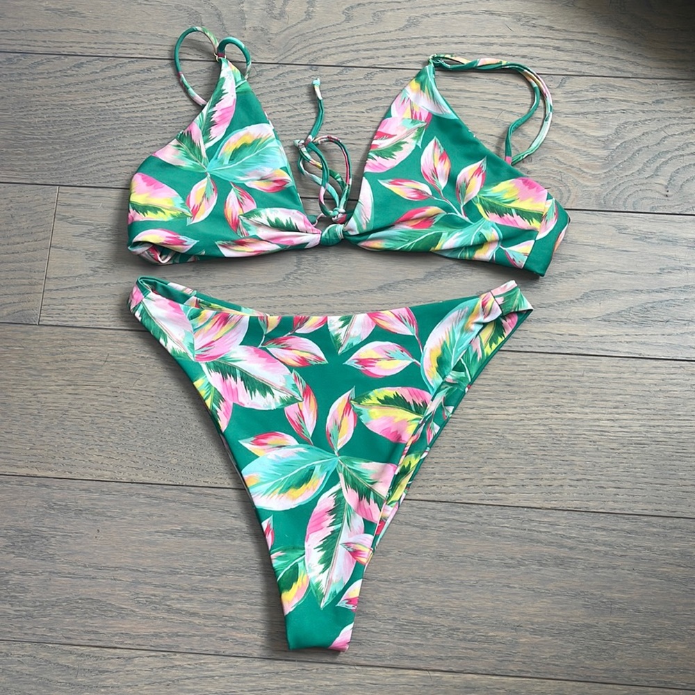 skatie tropical bikini